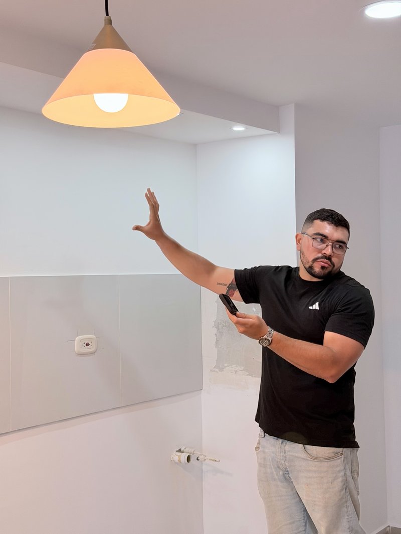 Juan Pablo Salazar en obra